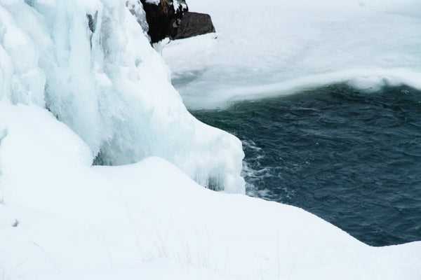 rivière gelée - vagabondphotos.ch