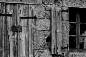 Vielle porte, fenêtre en bois - vagabondphotos.ch